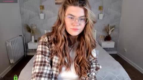 Snapshot of zoe_j0y chatting on 02/16/26, 06:31 Zoe online show from 02/16/26, 06:31