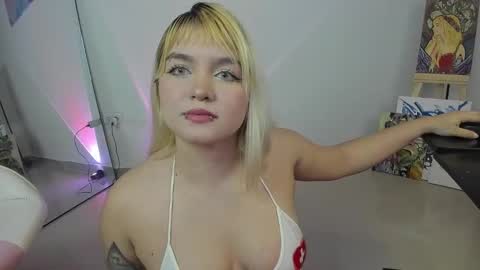 Snapshot of zoe_jhonson2 chatting on 03/05/25, 12:59 zoe online show from 03/05/25, 12:59