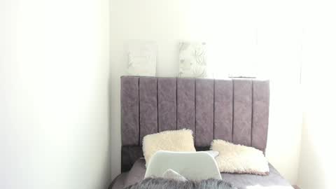 zoe_jones7 online show from 12/21/24, 03:31