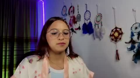 Snapshot of zoe_khall chatting on 06/17/26, 04:48 ZOE online show from 06/17/26, 04:48