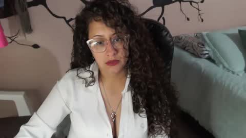 Zoe Koller online show from 10/30/25, 09:26