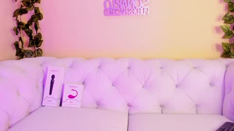 Snapshot of zoe_kravitx chatting on 12/13/24, 09:13 CAMILA online show from 12/13/24, 09:13