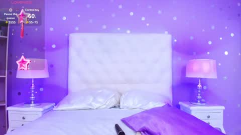 Snapshot of zoe_kravitx chatting on 01/18/25, 09:56 CAMILA online show from 01/18/25, 09:56