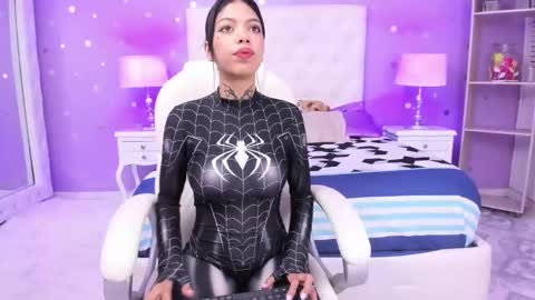 Snapshot of zoe_kravitx chatting on 01/22/25, 04:34 CAMILA online show from 01/22/25, 04:34