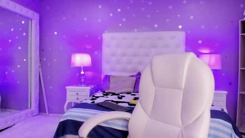 Snapshot of zoe_kravitx chatting on 01/27/25, 12:58 CAMILA online show from 01/27/25, 12:58