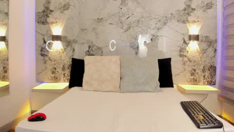 Zoe online show from 04/13/26, 09:04