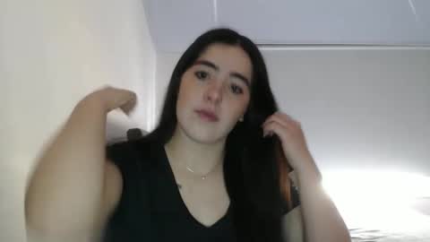 Snapshot of zoe_mill33r chatting on 04/07/26, 05:46 Zoe online show from 04/07/26, 05:46