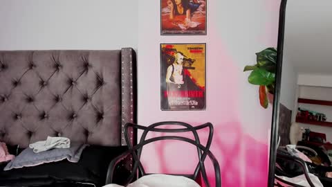 Snapshot of zoe_olsen__ chatting on 01/14/25, 03:26 Zoe Olsen online show from 01/14/25, 03:26