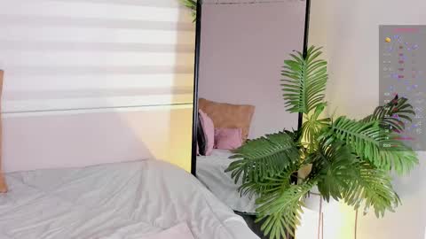 Snapshot of zoe_olsen__ chatting on 03/11/25, 01:01 Zoe Olsen online show from 03/11/25, 01:01