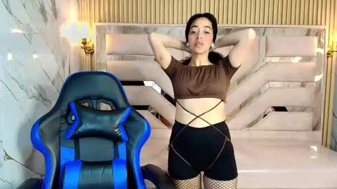 Zoe  online show from 09/20/25, 03:18