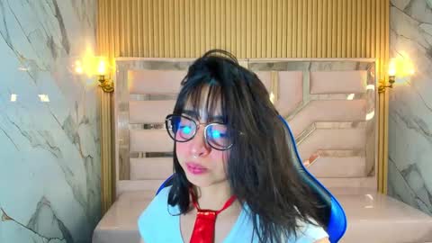 Zoe  online show from 10/24/25, 03:36