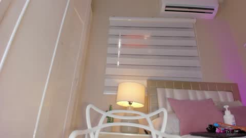 Snapshot of zoe_sky_ chatting on 02/06/25, 05:40 Hi guys i am Zoe online show from 02/06/25, 05:40