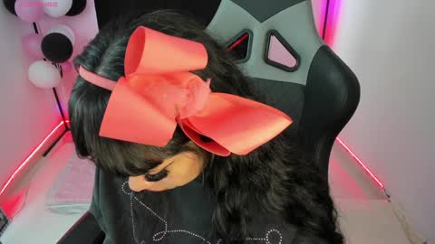 zoe_sullivan_ online show from 12/10/24, 12:38