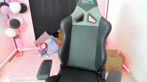 zoe_sullivan_ online show from 12/15/24, 01:00