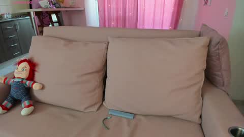 zoe_sullivan_ online show from 01/13/25, 12:24