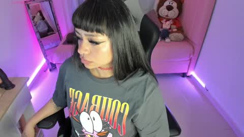 zoe_sullivan_ online show from 01/28/25, 09:19