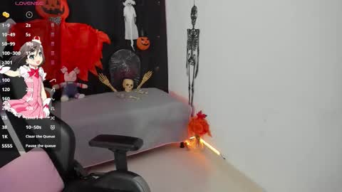 zoe_sullivan_ online show from 10/22/25, 09:42