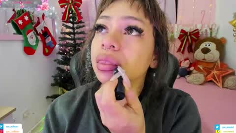 zoe_sullivan_ online show from 11/22/25, 09:41