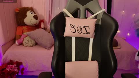 zoe_sullivan_ online show from 04/08/26, 09:20