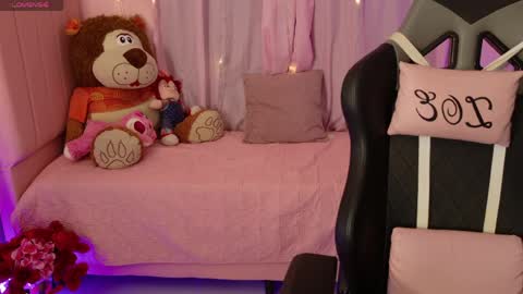 zoe_sullivan_ online show from 04/10/26, 09:14