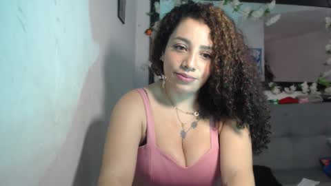 Snapshot of zoe_tai chatting on 10/14/25, 05:47 zoe tai online show from 10/14/25, 05:47