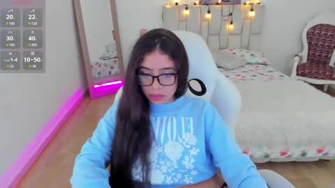 Snapshot of zoe_turnner_18 chatting on 02/06/25, 02:26 Zoe online show from 02/06/25, 02:26