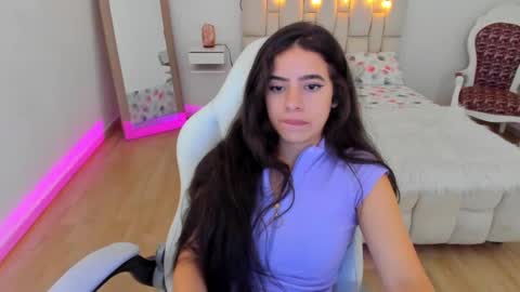 Snapshot of zoe_turnner_18 chatting on 02/24/25, 02:26 Zoe online show from 02/24/25, 02:26