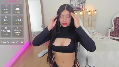 Snapshot of zoe_turnner_18 chatting on 03/07/25, 11:18 Zoe online show from 03/07/25, 11:18