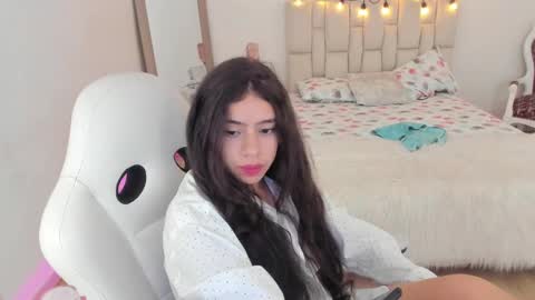 Snapshot of zoe_turnner_18 chatting on 03/10/25, 05:29 Zoe online show from 03/10/25, 05:29