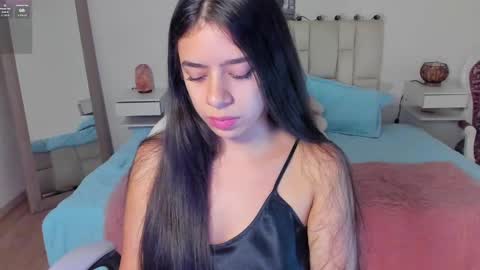 Snapshot of zoe_turnner_18 chatting on 10/01/25, 12:00 Zoe online show from 10/01/25, 12:00