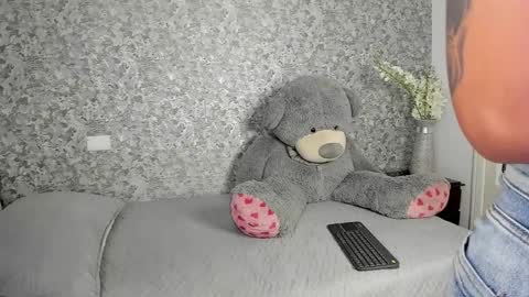 Snapshot of zoe_velez_ chatting on 01/14/26, 08:14 Zoe online show from 01/14/26, 08:14