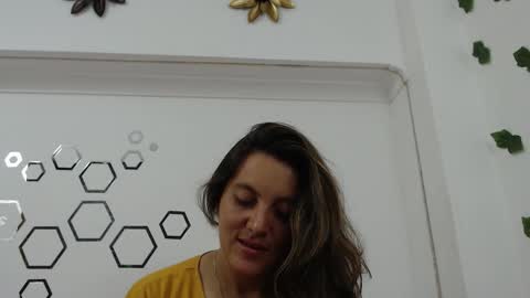 Snapshot of zoe_velvet chatting on 11/06/25, 10:10 Carolina online show from 11/06/25, 10:10