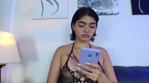 Snapshot of zoe_wang chatting on 09/18/25, 03:08 Zoe online show from 09/18/25, 03:08