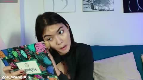 Snapshot of zoe_wang chatting on 12/01/25, 01:49 Zoe online show from 12/01/25, 01:49