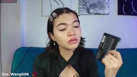 Snapshot of zoe_wang chatting on 12/18/25, 12:33 Zoe online show from 12/18/25, 12:33