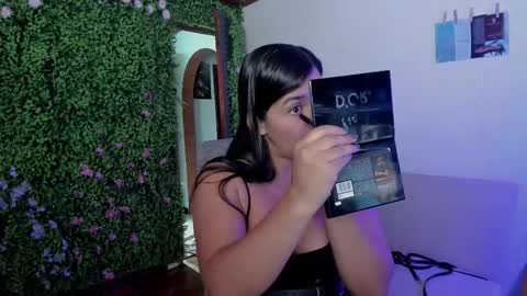 Snapshot of zoe_wattson chatting on 11/15/25, 11:10 Zoe online show from 11/15/25, 11:10