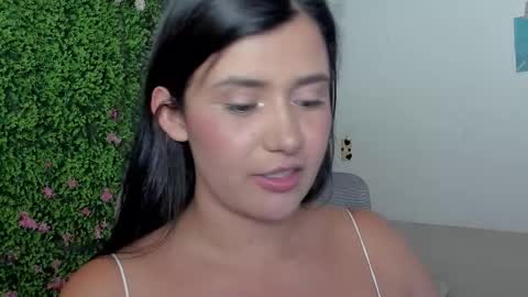 Snapshot of zoe_wattson chatting on 11/20/25, 02:01 Zoe online show from 11/20/25, 02:01