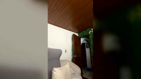 Zoe online show from 01/16/26, 05:11