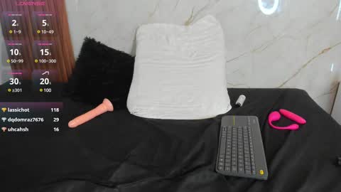 Snapshot of zoeameliie chatting on 02/16/25, 07:49 zoeameliie online show from 02/16/25, 07:49