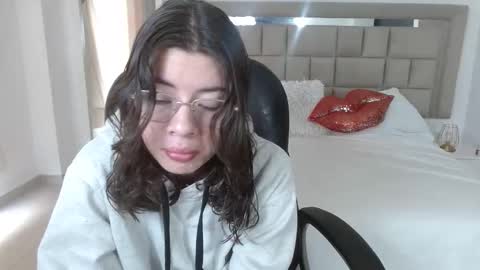 ZOE online show from 11/17/25, 03:29