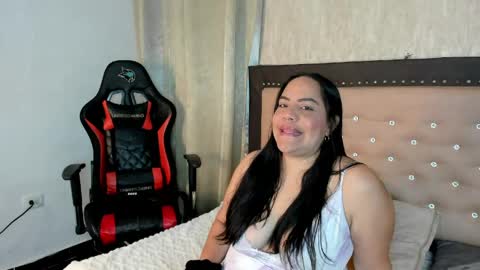 Snapshot of zoedeleon chatting on 05/11/26, 07:22 zoedeleon online show from 05/11/26, 07:22