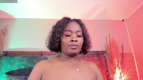 Snapshot of zoee_23 chatting on 02/06/25, 10:37 Zoe online show from 02/06/25, 10:37