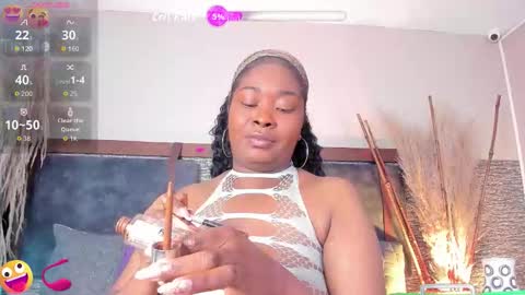 Snapshot of zoee_23 chatting on 10/21/25, 10:49 Zoe online show from 10/21/25, 10:49