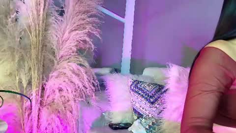 Snapshot of zoee_8 chatting on 07/11/26, 10:44 ZOE online show from 07/11/26, 10:44