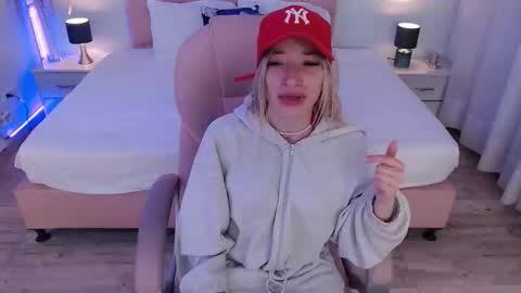 zoe online show from 03/23/26, 03:43