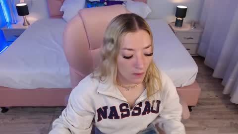 zoe online show from 04/01/26, 02:45