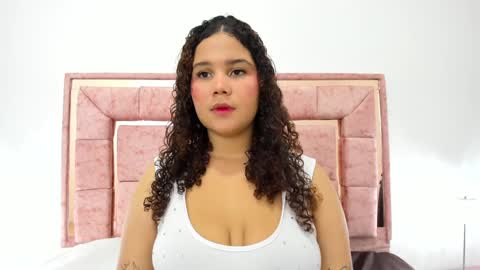 Snapshot of zoee_lov chatting on 01/17/25, 03:12 zoee online show from 01/17/25, 03:12