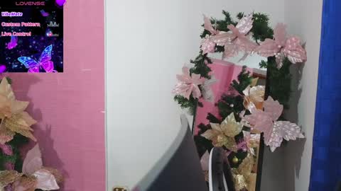 Snapshot of zoee_pamela99 chatting on 12/18/24, 03:58 pamela online show from 12/18/24, 03:58