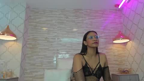 Snapshot of zoeesmitth chatting on 09/19/25, 11:44 ZoeeSmitth online show from 09/19/25, 11:44