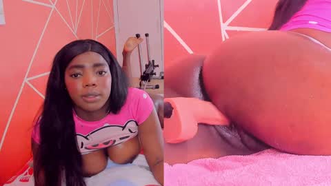 Snapshot of zoeethompson_cm chatting on 12/30/24, 10:12 online show from 12/30/24, 10:12